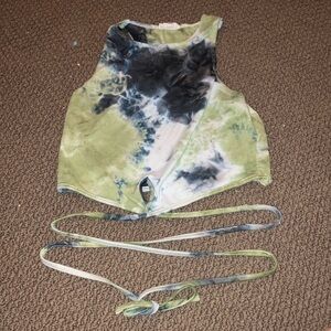 Crop top that wraps around your waist